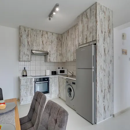 Elisabeth Salt Views 200m From Makenzy * Larnaca