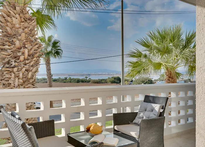 Prázdninový dům Elisabeth Salt Views 200m From Makenzy Larnaca