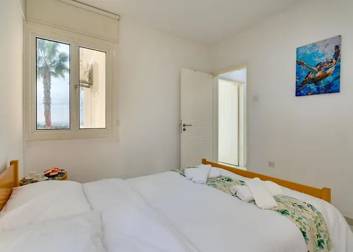 Elisabeth Salt Views 200m From Makenzy *