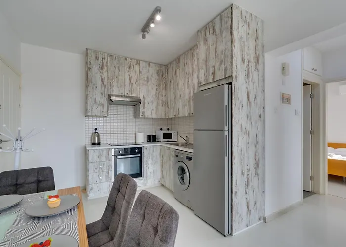 Elisabeth Salt Views 200m From Makenzy * Λάρνακα